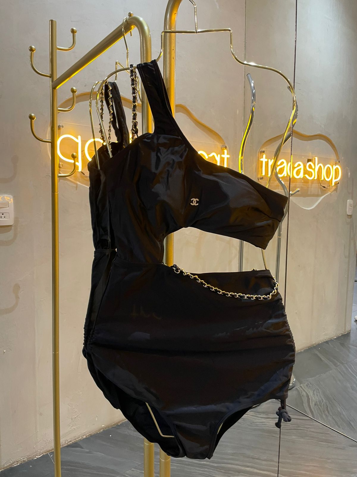 traje de baño cadena